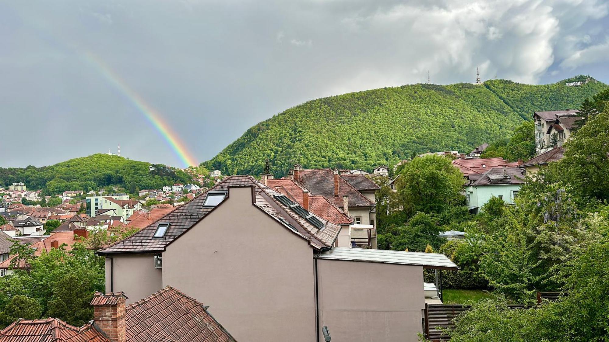 Central Premium Apartment Brasov Ngoại thất bức ảnh