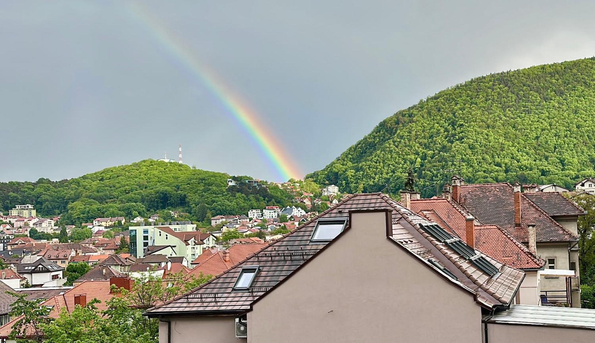 Central Premium Apartment Brasov Ngoại thất bức ảnh